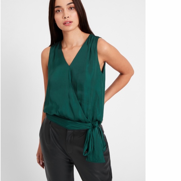 Banana Republic Green Silky tie front blouse - Picture 1 of 3